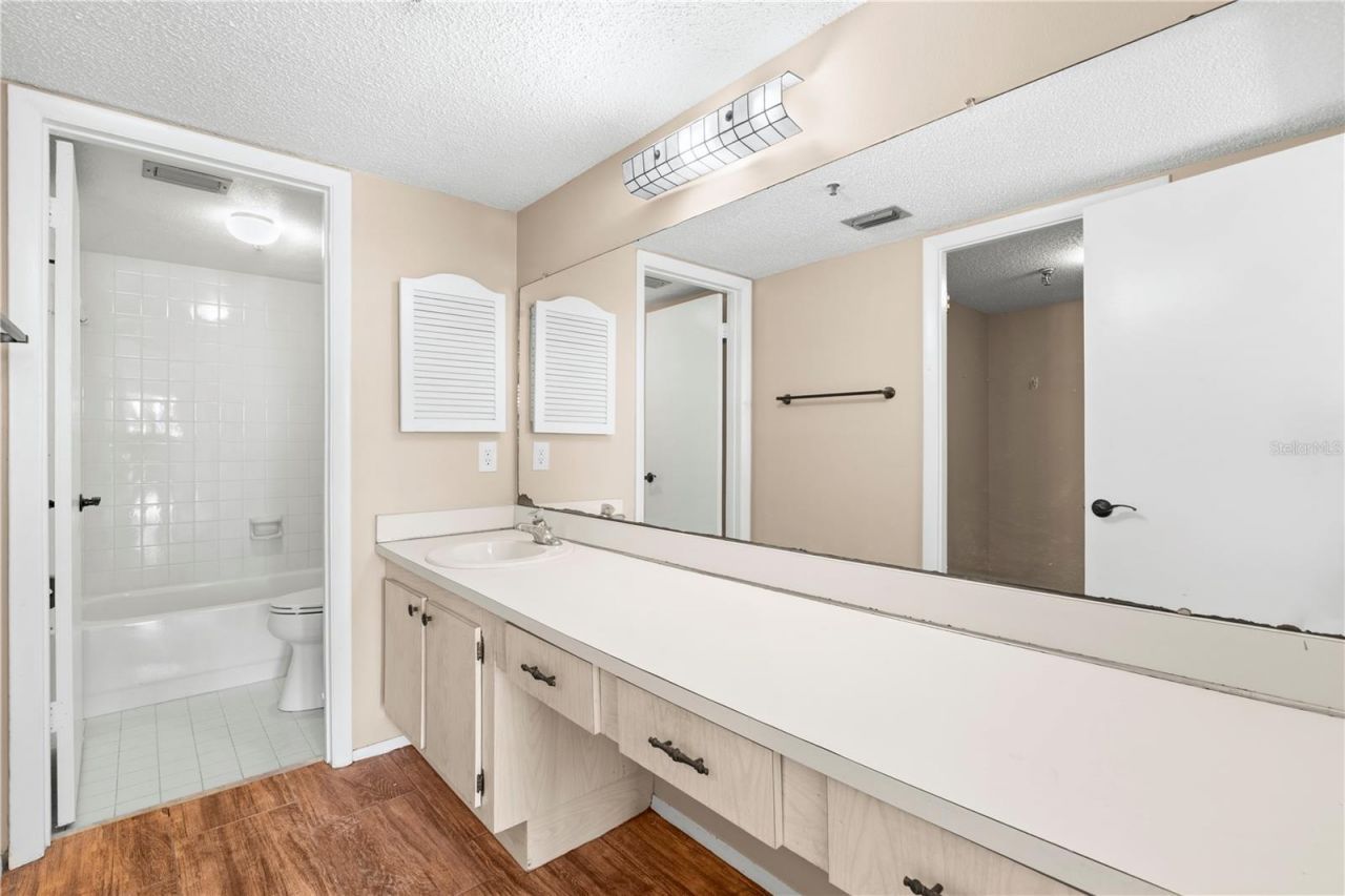 7432 Sunshine Skyway Lane S, Unit 302, Saint Petersburg, FL 33711 Photo