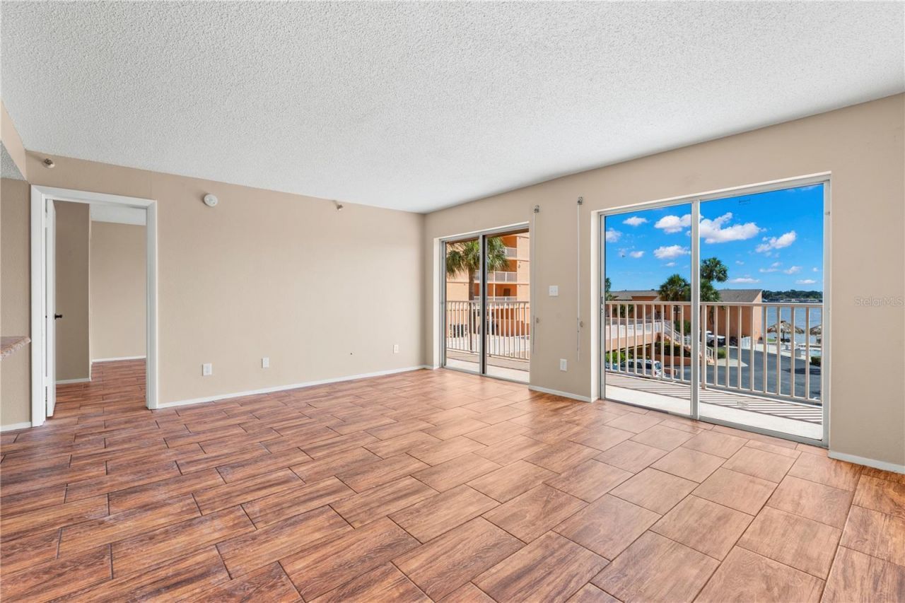 7432 Sunshine Skyway Lane S, Unit 302, Saint Petersburg, FL 33711 Photo