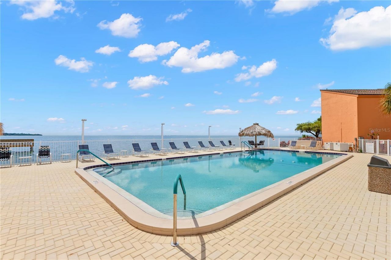 7432 Sunshine Skyway Lane S, Unit 302, Saint Petersburg, FL 33711 Photo