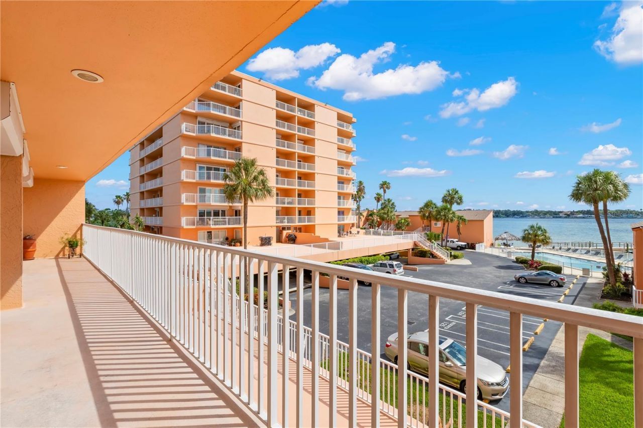 7432 Sunshine Skyway Lane S, Unit 302, Saint Petersburg, FL 33711 Photo