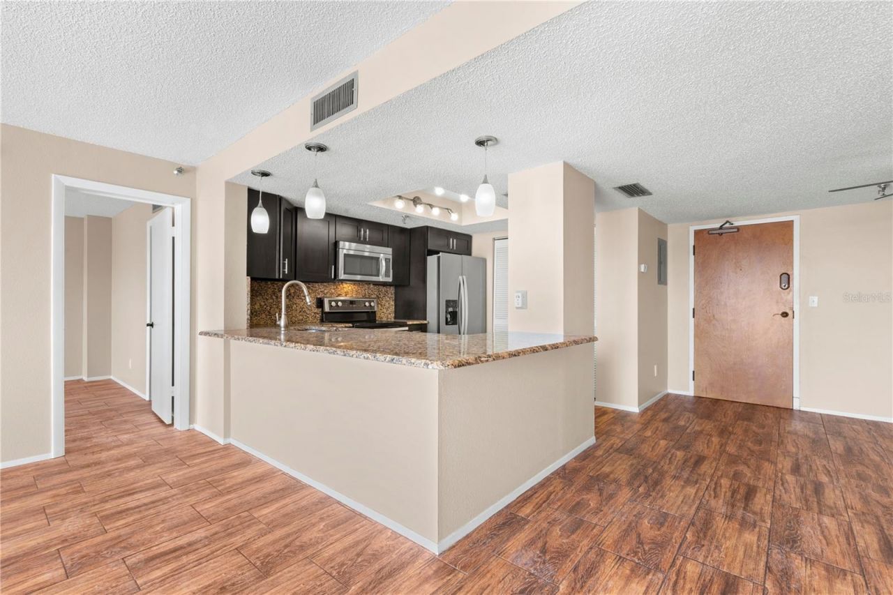 7432 Sunshine Skyway Lane S, Unit 302, Saint Petersburg, FL 33711 Photo
