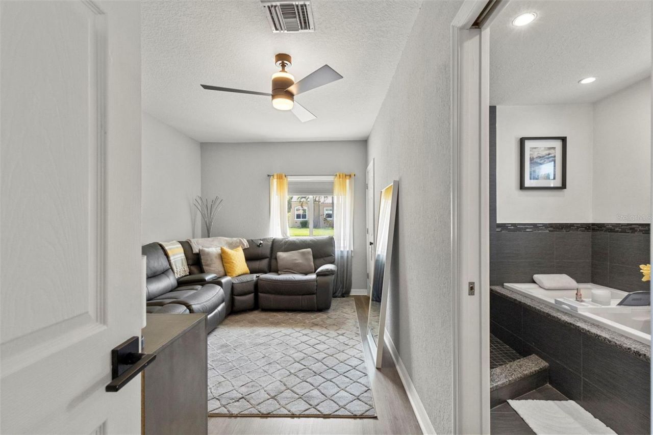 4832 5th Street S, Saint Petersburg, FL 33705 Photo