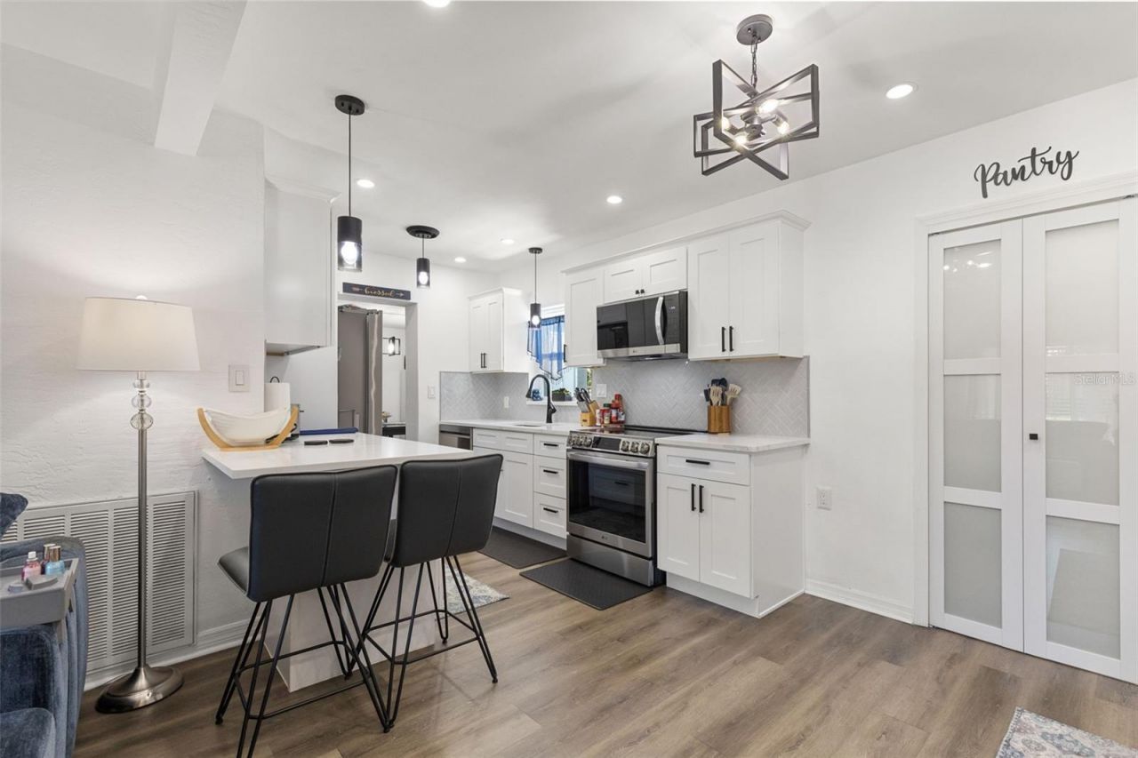 4832 5th Street S, Saint Petersburg, FL 33705 Photo