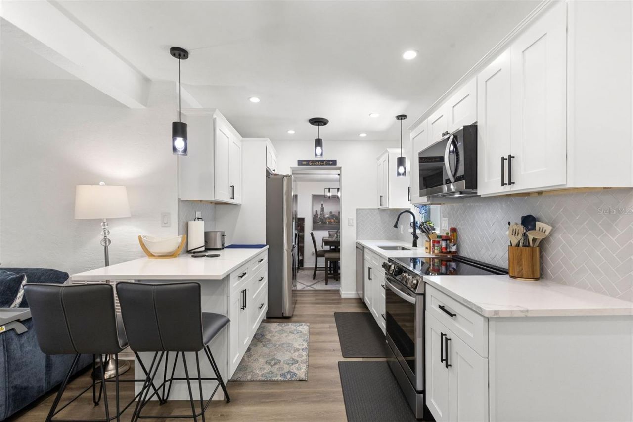 4832 5th Street S, Saint Petersburg, FL 33705 Photo