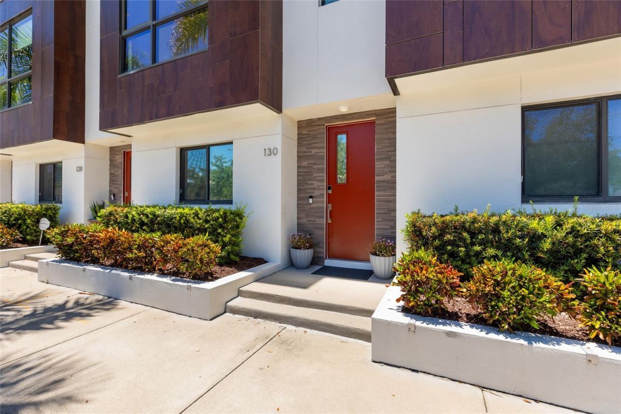 130 8th Street N, Saint Petersburg, FL 33701 Photo