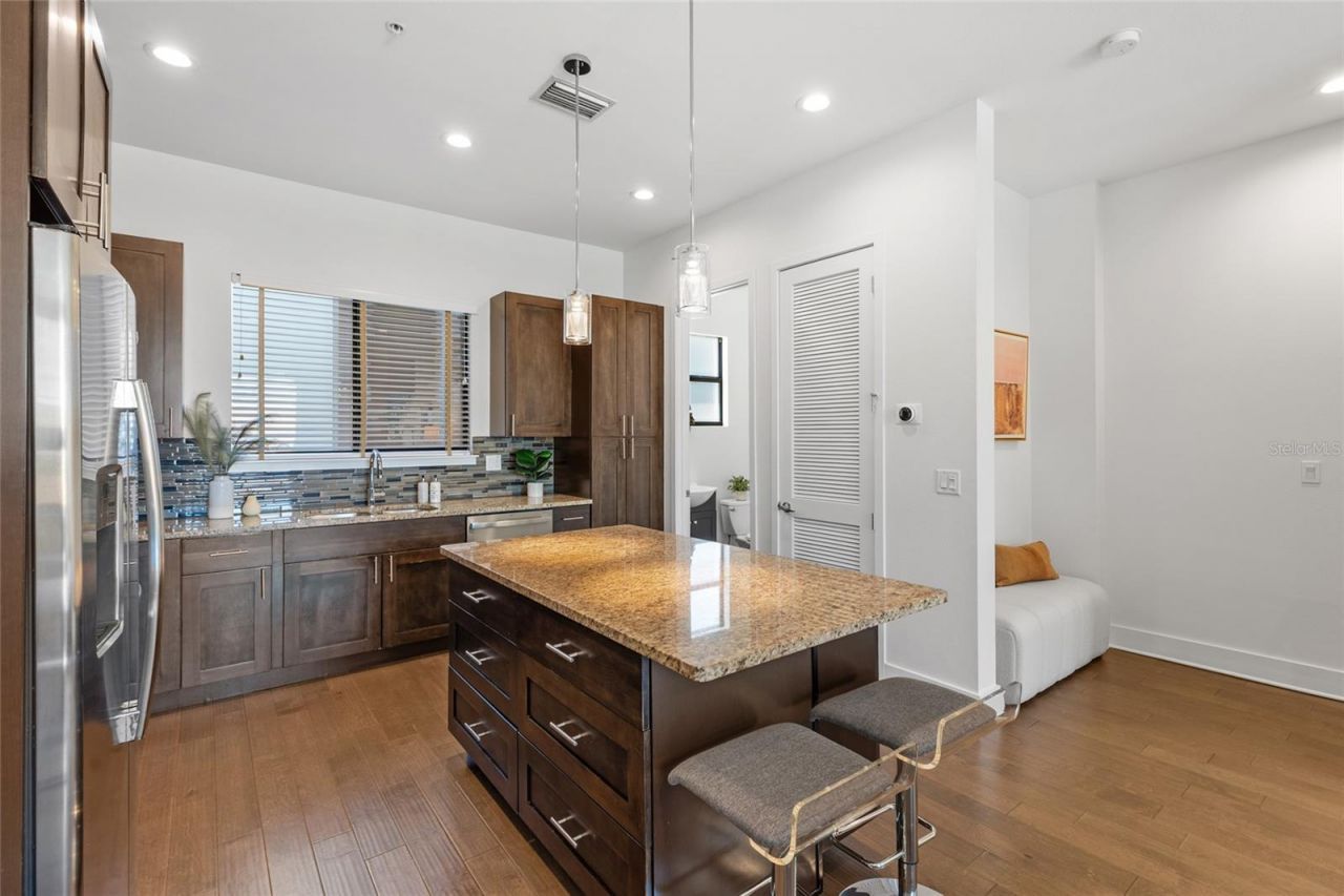 130 8th Street N, Saint Petersburg, FL 33701 Photo