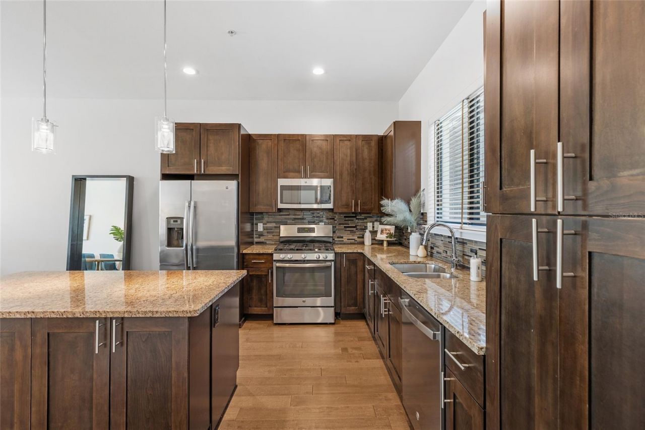 130 8th Street N, Saint Petersburg, FL 33701 Photo