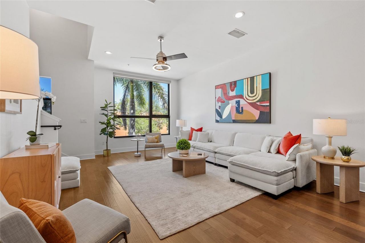 130 8th Street N, Saint Petersburg, FL 33701 Photo