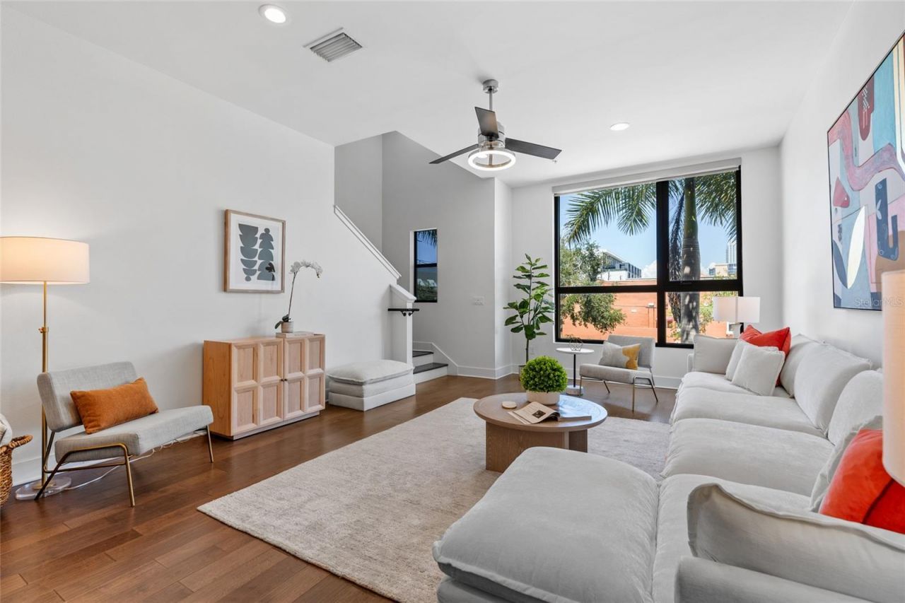 130 8th Street N, Saint Petersburg, FL 33701 Photo