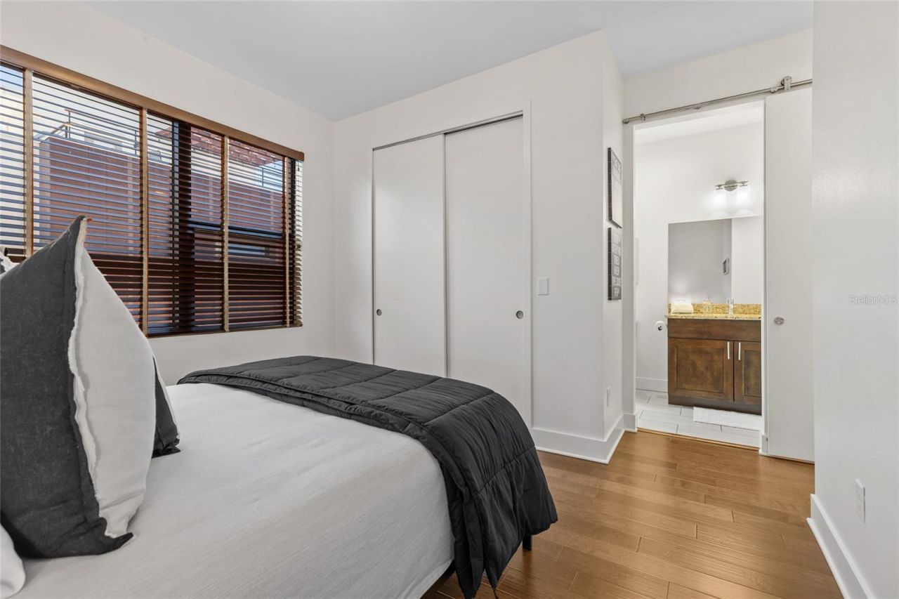 130 8th Street N, Saint Petersburg, FL 33701 Photo