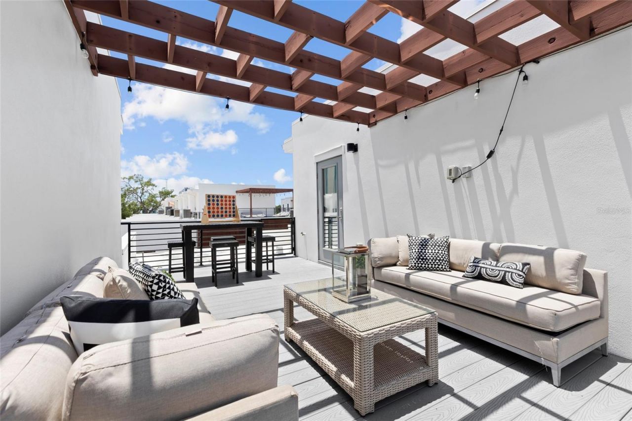 130 8th Street N, Saint Petersburg, FL 33701 Photo