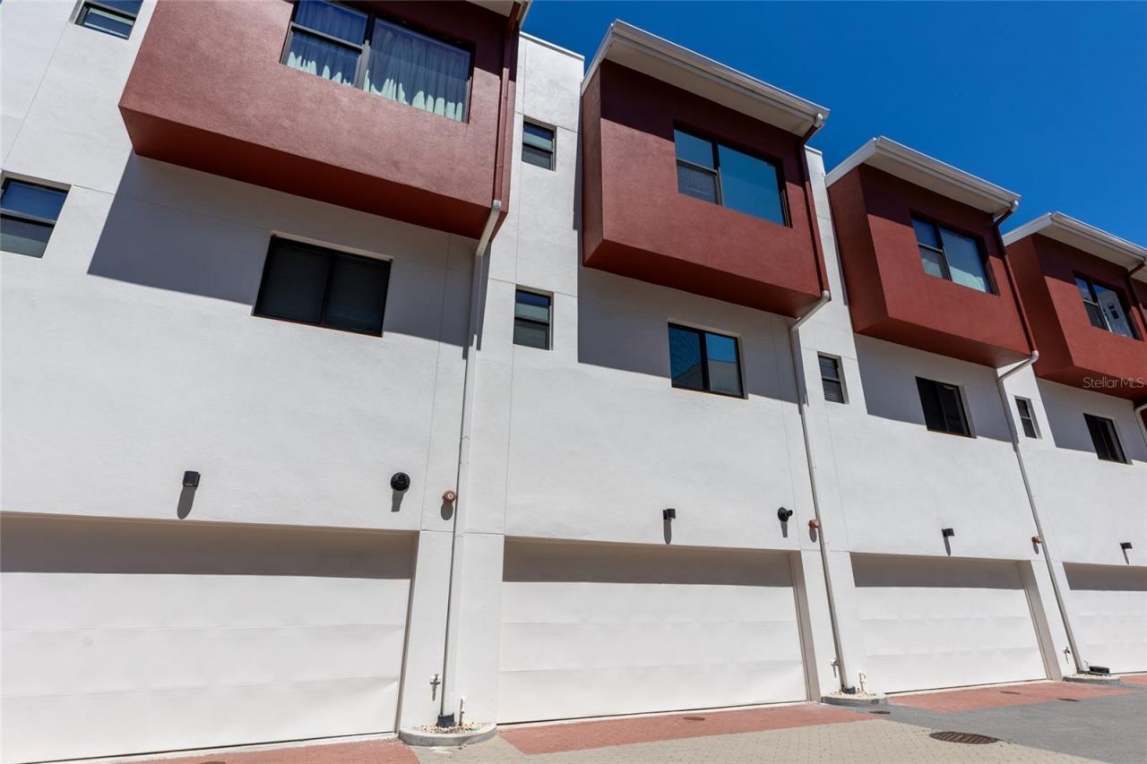 130 8th Street N, Saint Petersburg, FL 33701 Photo