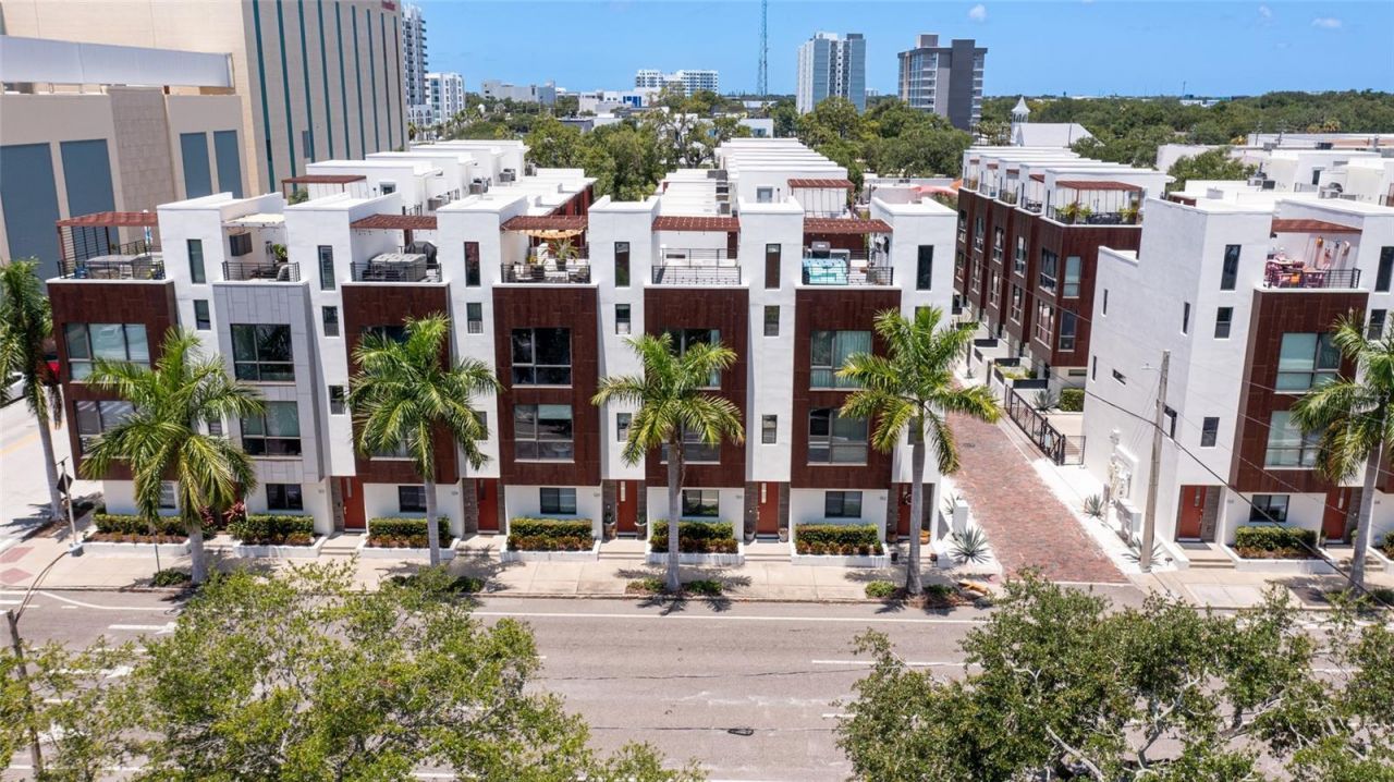 130 8th Street N, Saint Petersburg, FL 33701 Photo