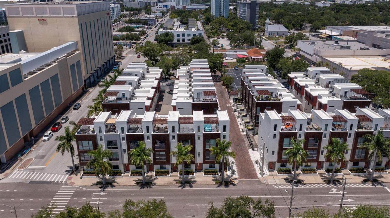 130 8th Street N, Saint Petersburg, FL 33701 Photo