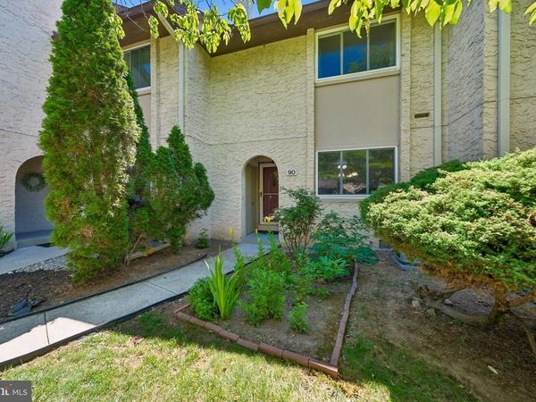 90 TENNYSON DRIVE, PLAINSBORO, NJ 08536