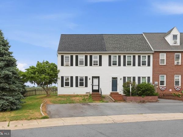 49 HILLDALE DRIVE, EPHRATA, PA 17522