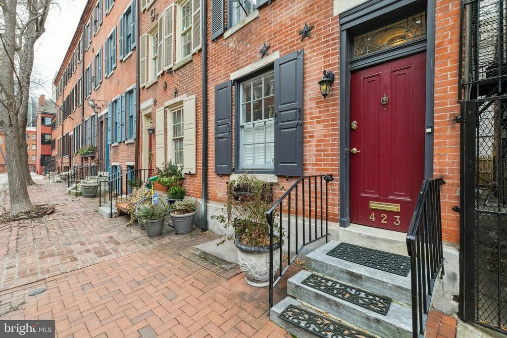 423 S Carlisle Street, Philadelphia, PA 19146 Main Photo