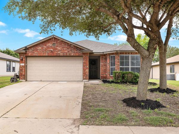 602 Creston ST, Hutto, TX 78634