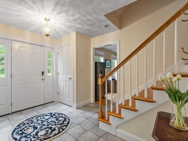 79 Wyndridge Circle, Pelham, NH 03076