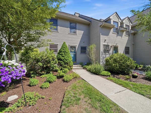 6 Veterans Road, Unit 13, Amherst, NH 03031