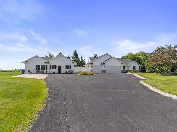 N3151 STATE ROAD 76, Hortonville, WI 54944
