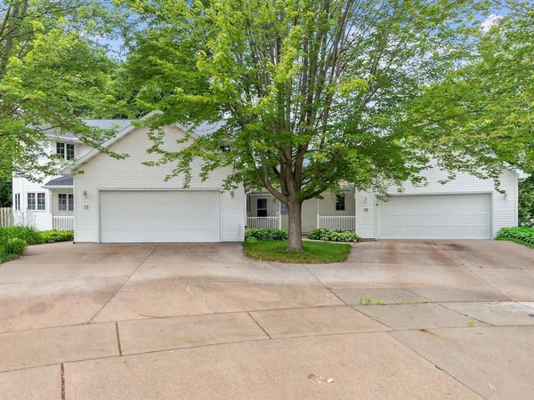 17 PAMELA COURT, Appleton, WI 54915