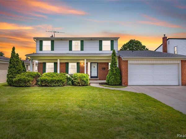 11836 Canterbury Drive, Warren, MI 48093