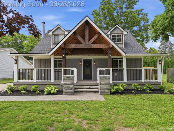 282 E Gates Street, Romeo Vlg, MI 48065
