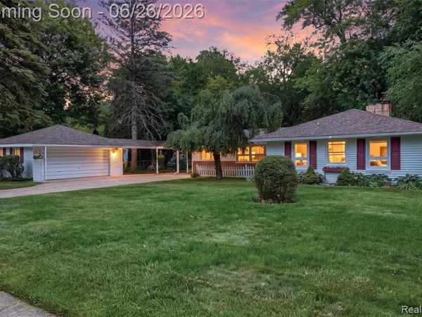32425 Cloverdale Avenue, Farmington, MI 48336
