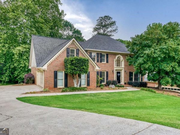 245 Emily Drive SW, Lilburn, GA 30047