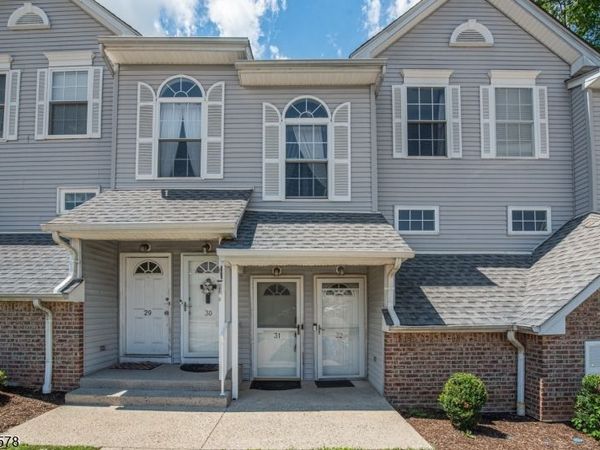 31 Victory Ct, Victory Gardens, NJ 07801