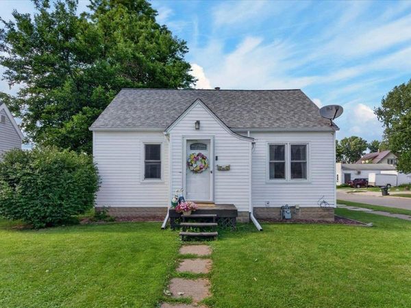 1557 Forest Avenue, Waterloo, IA 50702