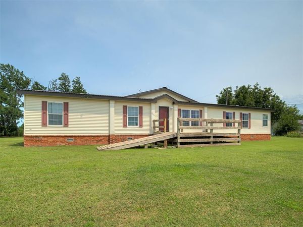 206 N Pine Street, Crescent, OK 73028