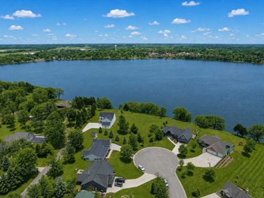 432 Lake Court, Winsted, MN 55395