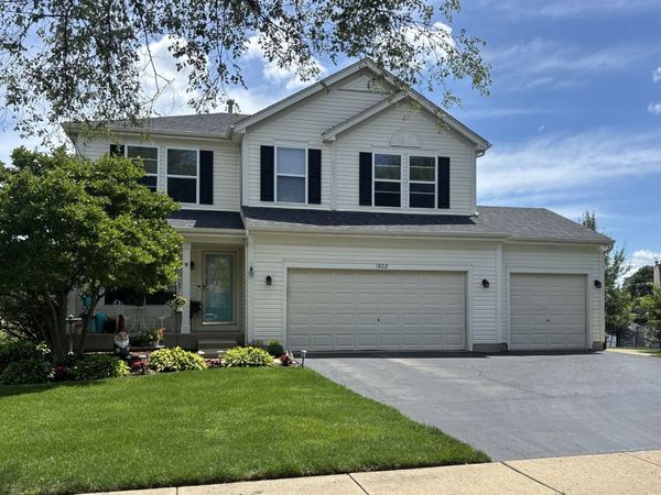 1922 Hemlock Drive , McHenry, IL 60050