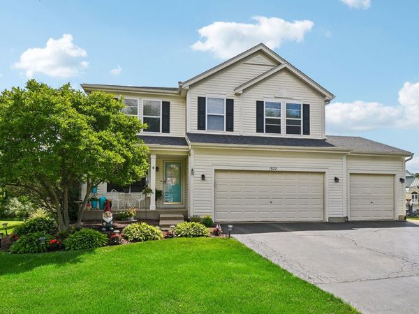 1922 Hemlock Drive , McHenry, IL 60050