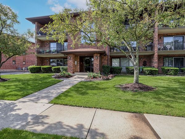 7425 Tiffany Drive, Unit 1D, Orland Park, IL 60462