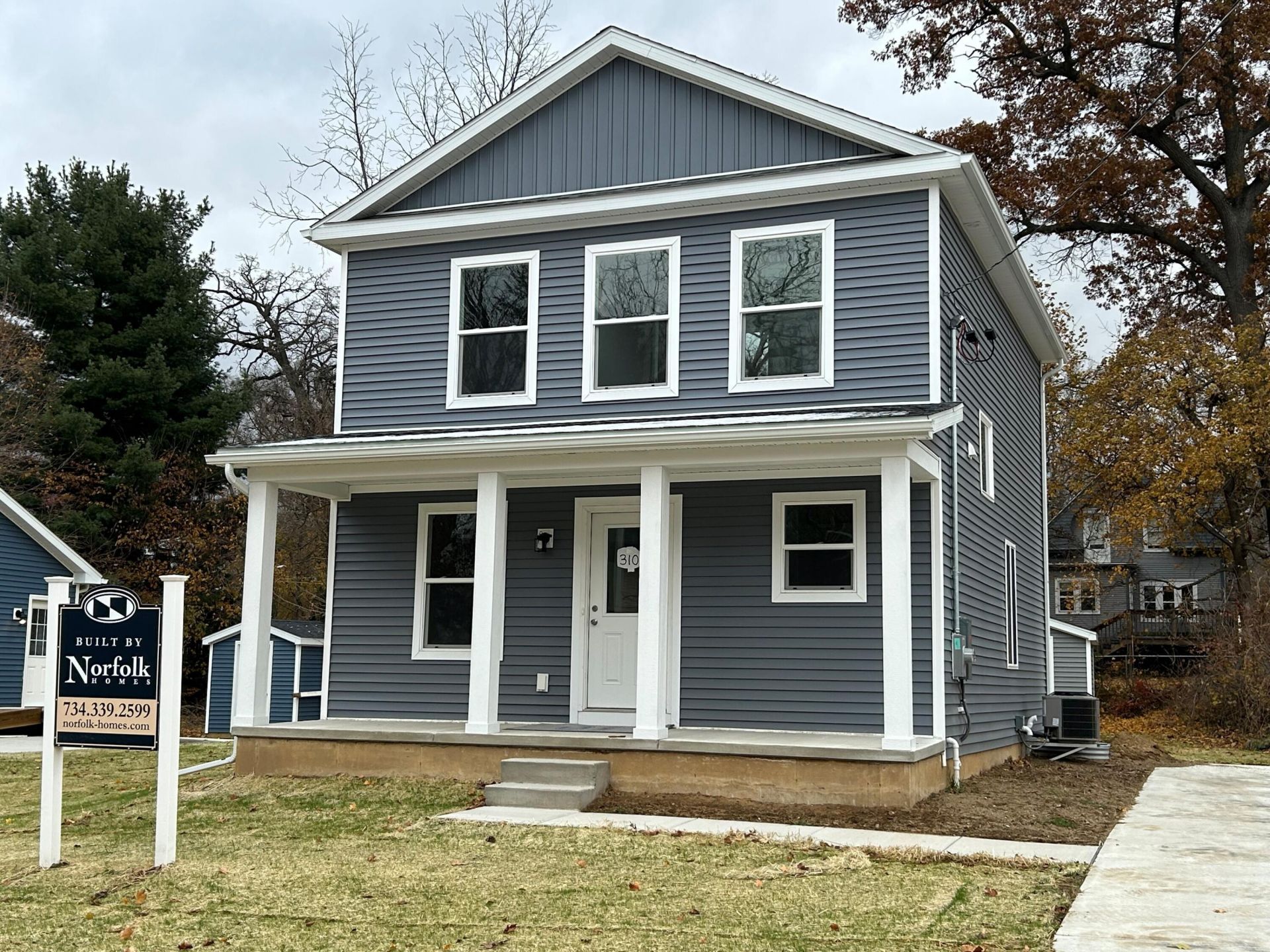 831 Whitney Street, Jackson, MI 49202 Main Photo