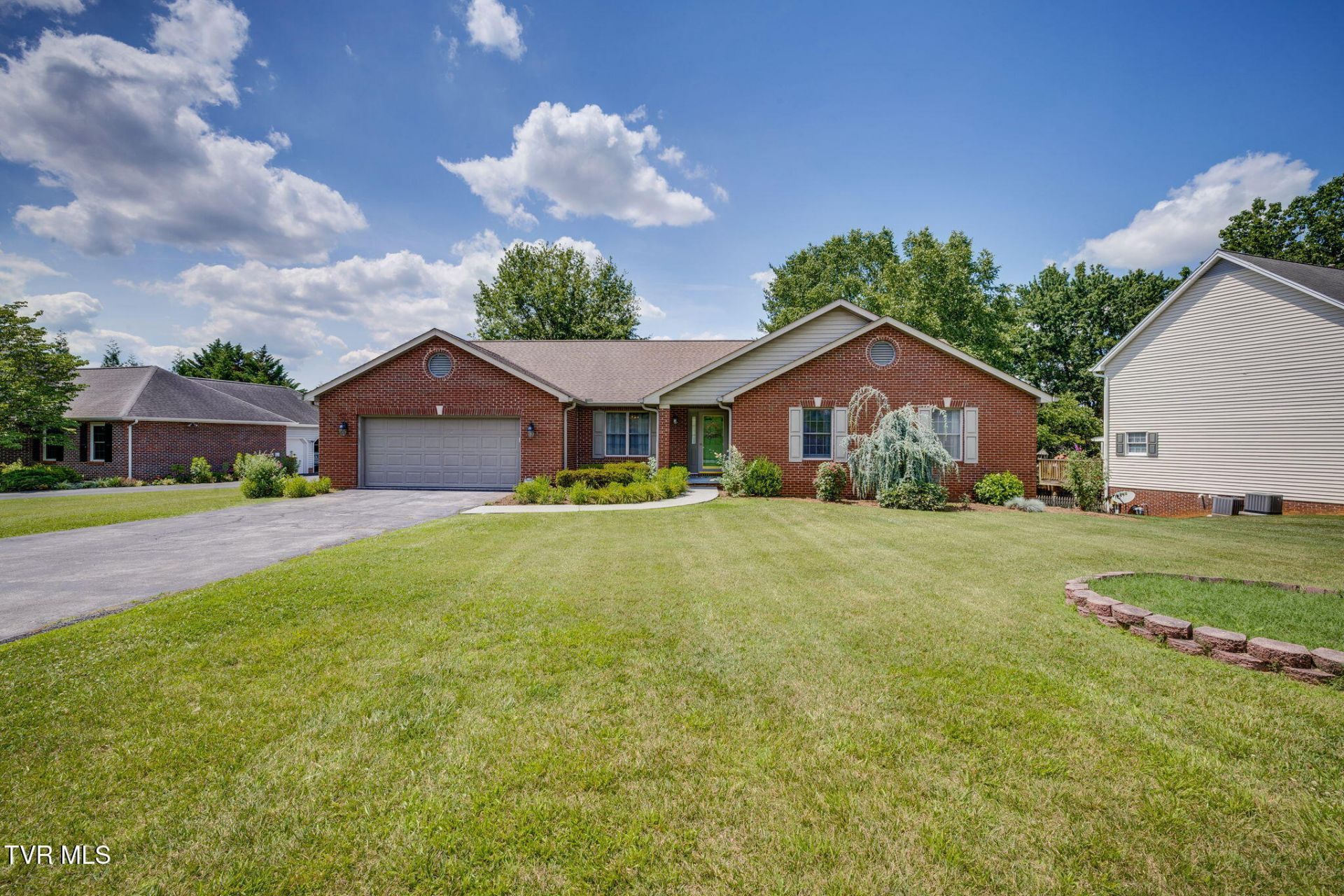 507 Steeplechase Drive, Johnson City, TN 37601 Main Photo