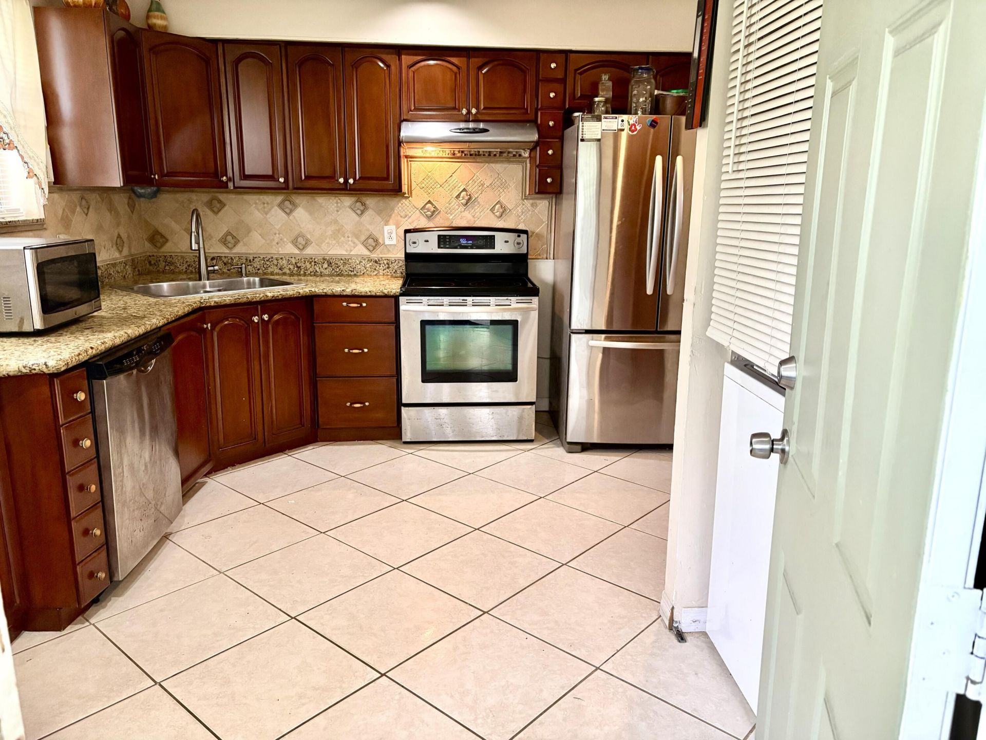 6940 NW 14th Court Nw, Plantation, FL 33313 Photo