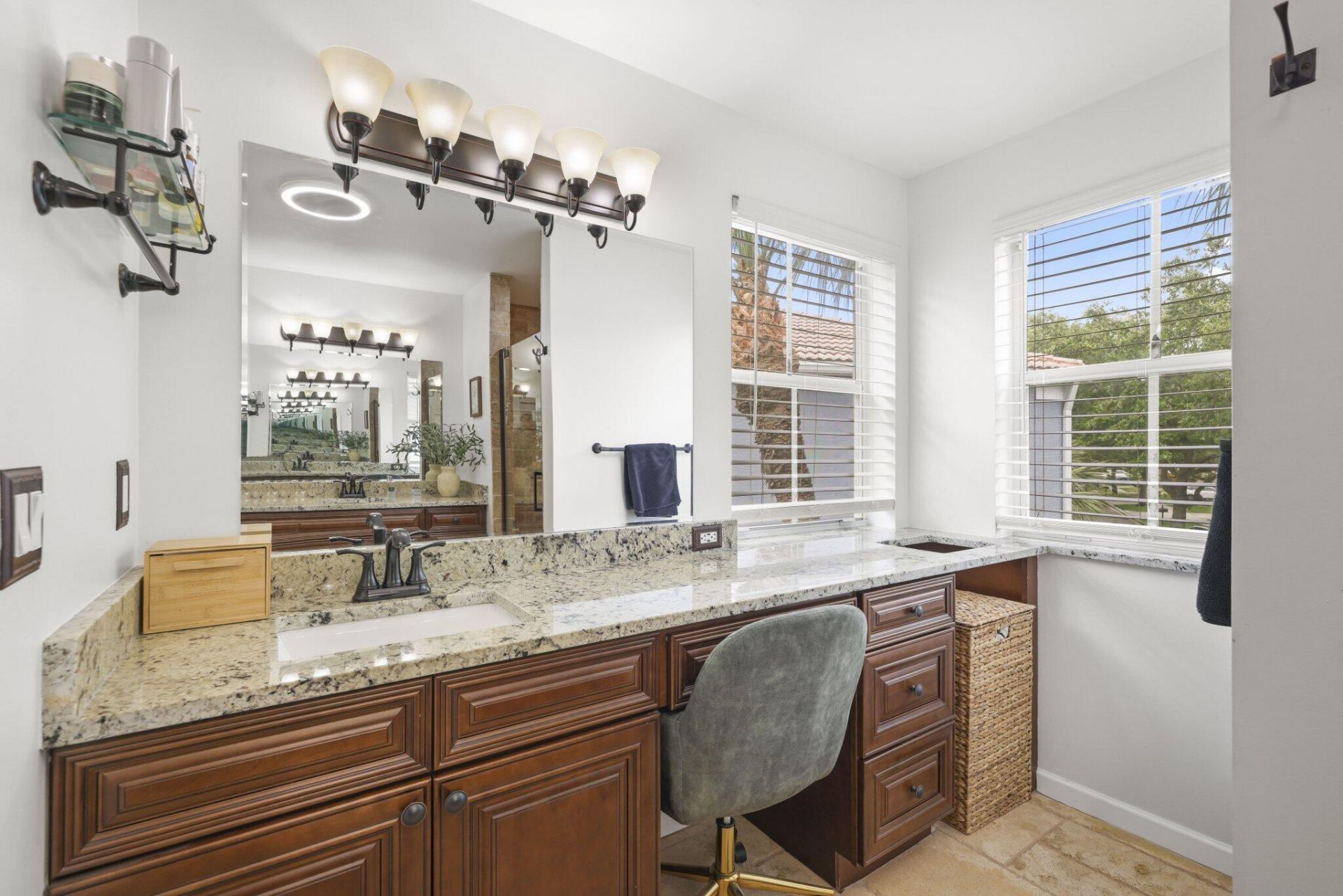 7518 Oak Grove Circle, Lake Worth, FL 33467 Photo