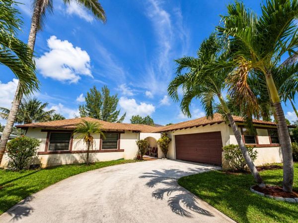 915 Ryanwood Drive, West Palm Beach, FL 33413
