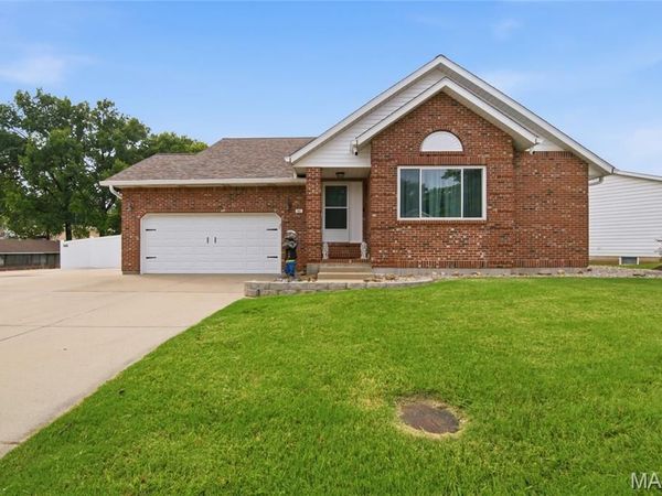 403 E Locust Street, Columbia, IL 62236