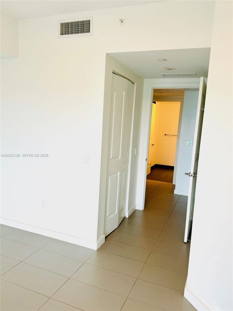 1600 NE 1, Unit 1915, Miami, FL 33132 Photo