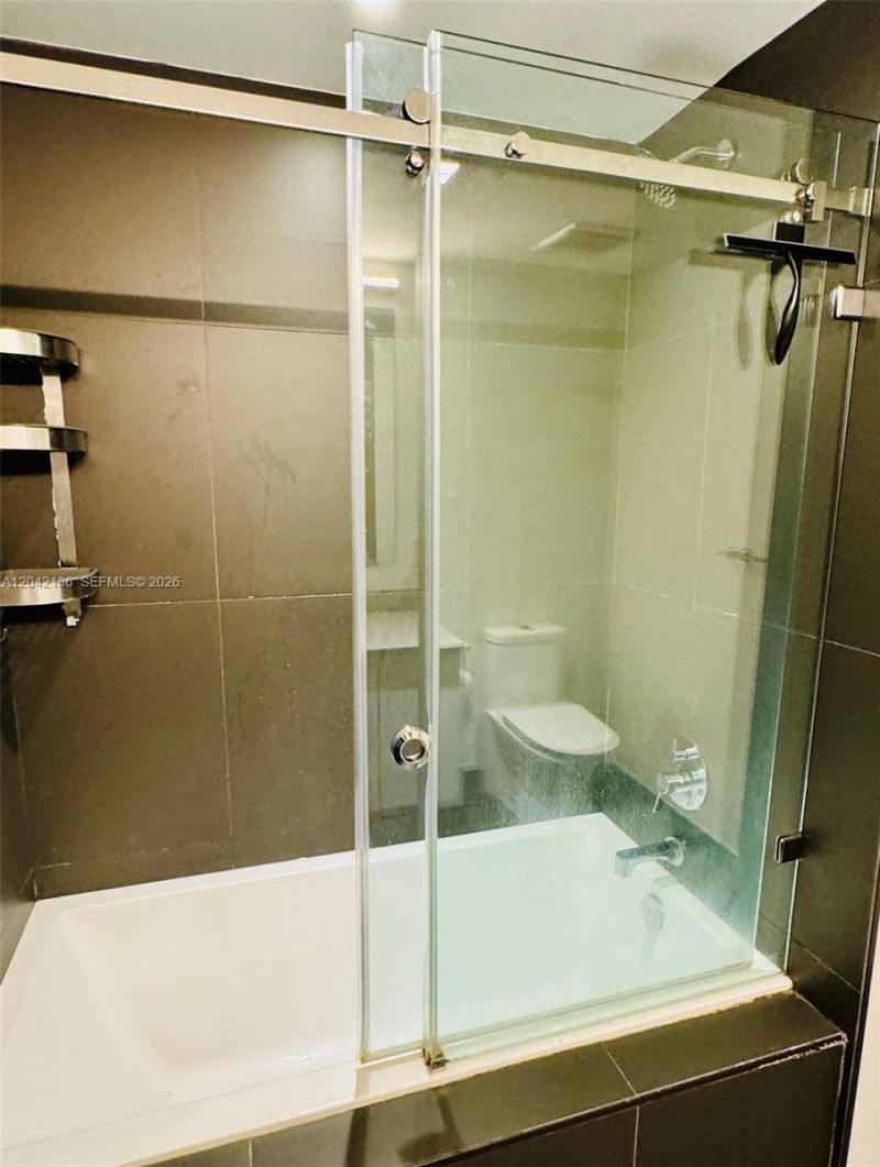 1600 NE 1, Unit 1915, Miami, FL 33132 Photo