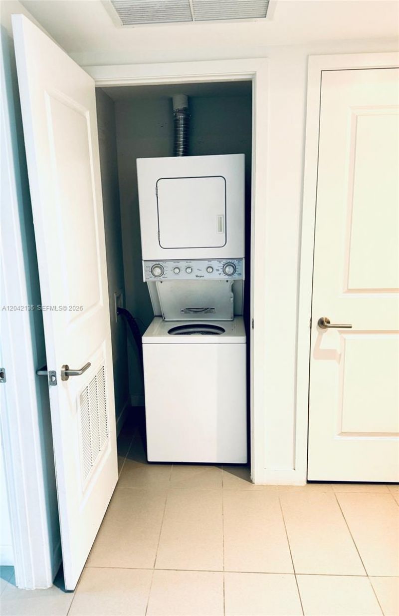 1600 NE 1, Unit 1915, Miami, FL 33132 Photo