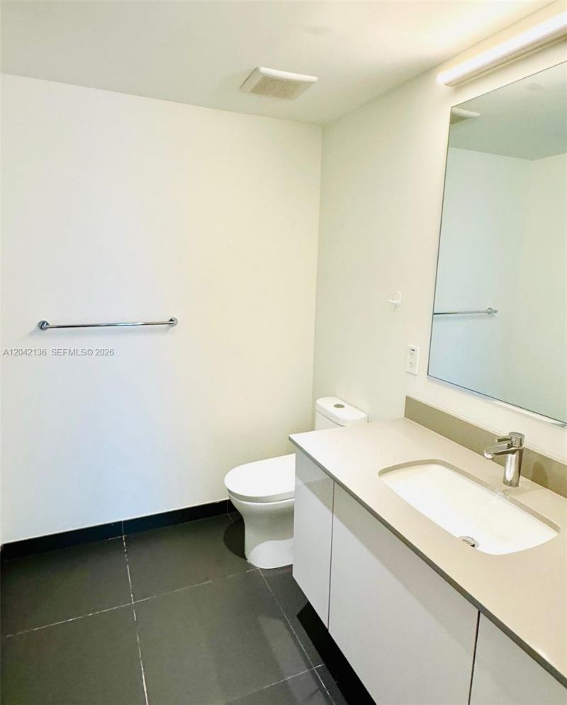 1600 NE 1, Unit 1915, Miami, FL 33132 Photo