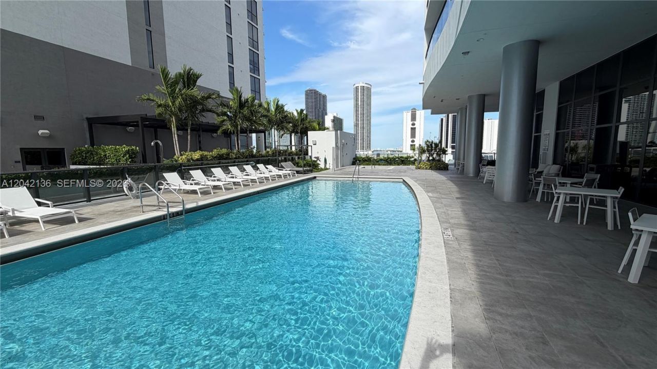 1600 NE 1, Unit 1915, Miami, FL 33132 Photo