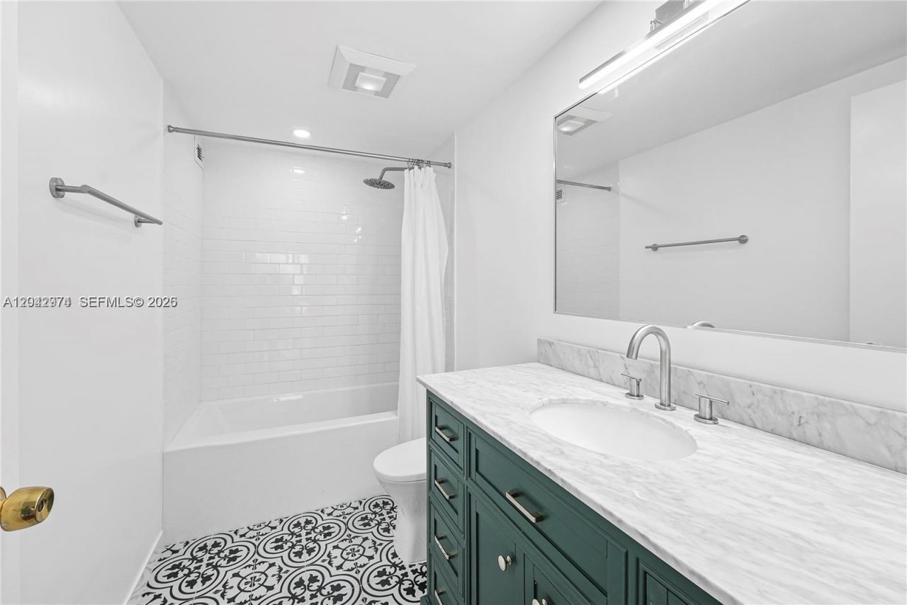2500 Parkview Dr , Unit 1503, Hallandale Beach, FL 33009 Photo