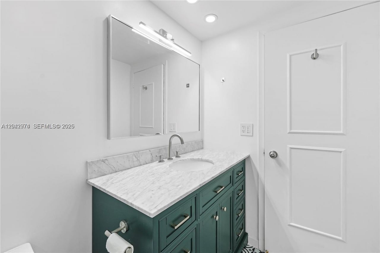 2500 Parkview Dr , Unit 1503, Hallandale Beach, FL 33009 Photo